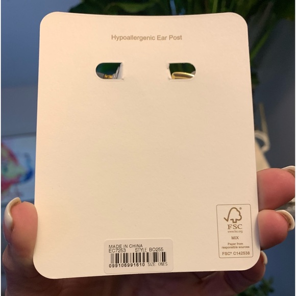 NWT J. CREW PEARL STUDDED HOOP EARRINGS - Picture 5 of 5